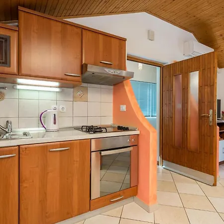 Apartment 1 Bedroom Beautiful In Brsec