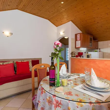Apartment 1 Bedroom Beautiful In Brsec